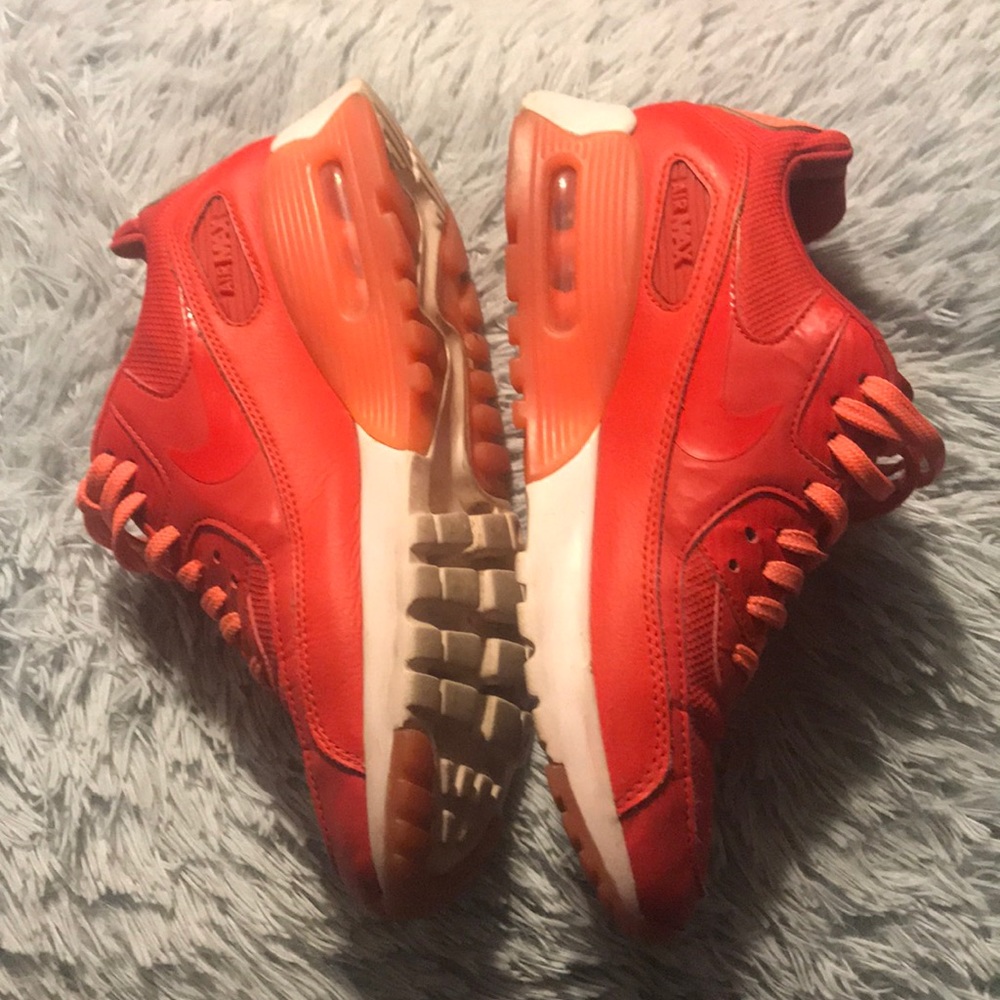 Red Nike air Max 6.5